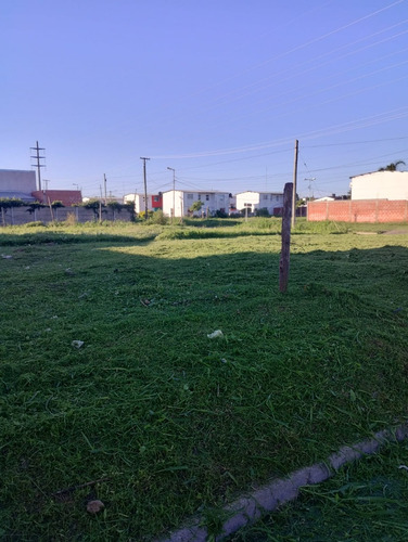 Terreno En Esquina, En Romulo Noya Y Pividal Dueño Directo.