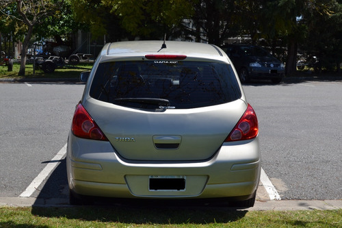 Tiida Nissan 2010 Visia 1.8