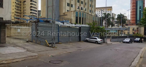 Terreno En Venta En Plaza Venezuela Caracas A Pie De Calle Alto Transito Angela Tochon