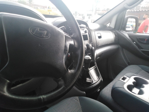 Imagen 8 de 14 de Alquiler Hyundai H1 12 Pasajeros - Dual