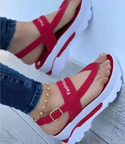 Sandalias De Mujer Con Plataforma Y Hebilla