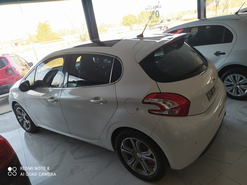 Imagen 4 de 10 de Peugeot 208 2014 1.6 Feline Pack Cuir