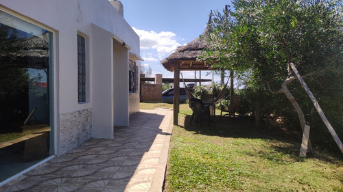 Arachania Frente Al Mar. Casas Y Casitas