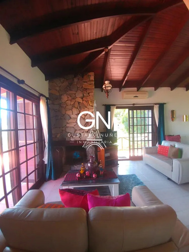 Casa Sobre El Cerro San Antonio