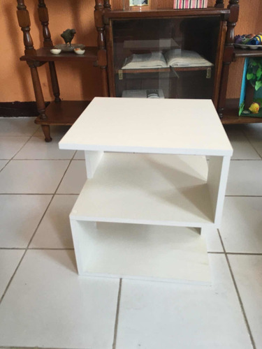 Imagen 4 de 4 de Mesa De Noche Moderna