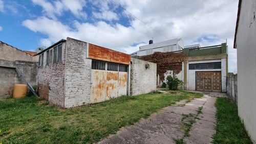Galpon Con Vivienda 3 Ambientes. Zona San Carlos.