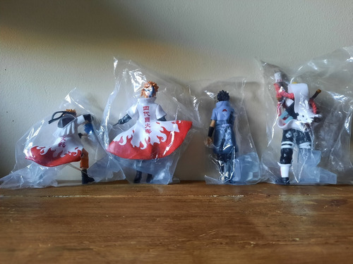 Naruto, Sasuke, Minato Y Killer Bee Set De 4 Figuras + Pines (Usado)