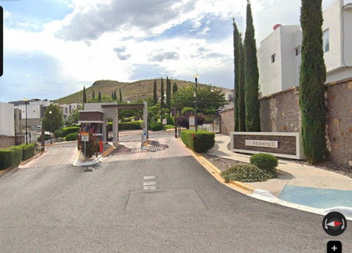 Casa En Fraccionamiento Residencial Albaterra Ii, Con 3 Recamaras Y 215m2, Entre Av. P. Boreal Y Av. Bosque Real.