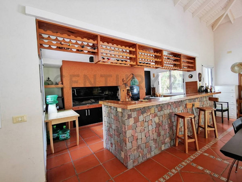 Imagen 23 de 30 de Casa De 3 Dormitorios, Parque Y Pileta En Venta En Campos De Roca