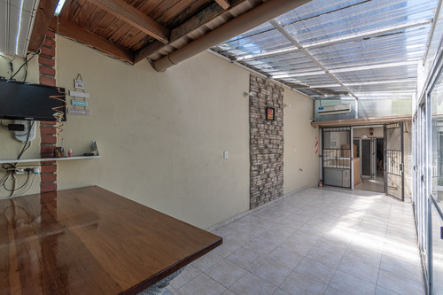 Ph · Venta · 5 Ambientes · Cochera · Jardin · Quincho · Parrilla