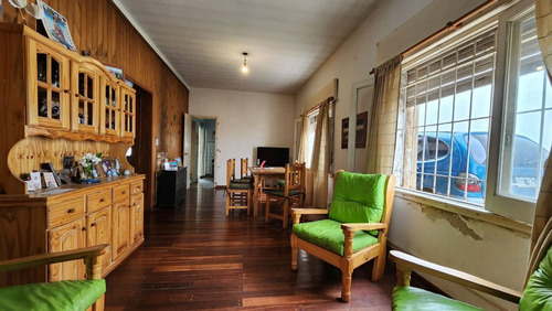 Casa A Reciclar En Gran Lote 3 Amb Jardin Mercedes