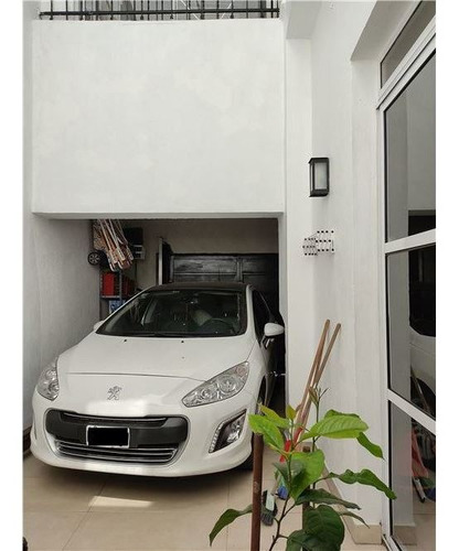 Venta Casa Flores Con Quincho Terraza Garaje