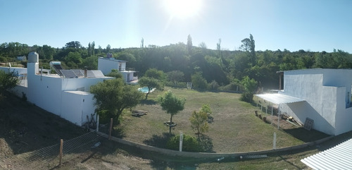 Complejo De Cabañas, Al Lado De Un Arroyo, Con Pileta.