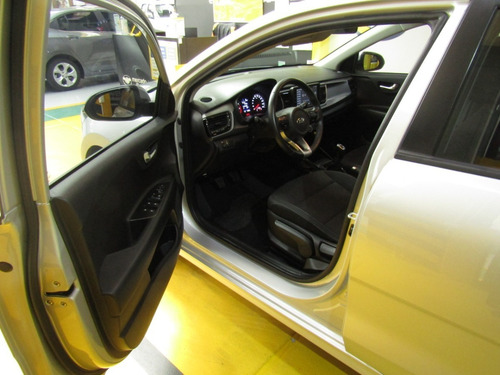 Kia Rio Vibrant Mt 1400cc