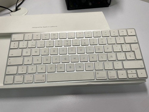 Apple Magic Keyboard Español - Blanco 100% Original