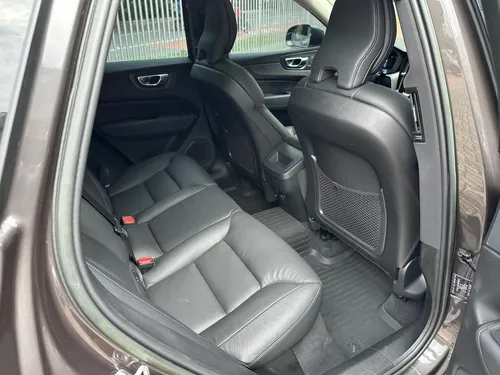 Volvo XC60 2.0 B5 Momentum Hybrida At 4x4
