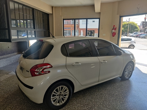 Imagen 2 de 10 de Peugeot 208 2016 1.5 Active