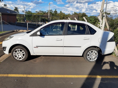 Imagem 4 de 9 de Ford Fiesta Sedan 2012 1.6 16v Se Flex 4p