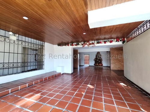 Imagen 20 de 30 de Apartamento En Venta En El Centro De Cabudare Cuenta Con 3 Habitaciones, 2 Modernos Baños, Iluminados Espacios De Sala Y Comedor, Cocina Iluminada Y Área De Lavandería Gabriela C.