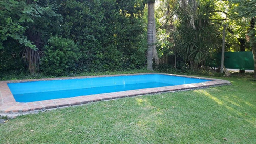 Casa En Venta - 5 Dormitorios 3 Baños - 1200mts2 - La Plata
