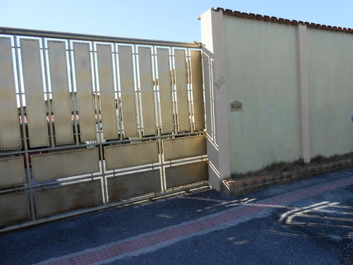 Casa Com 3 Quartos E Suite Com 8 Vagas De Garagem No Bairro Novo Riacho - 1607
