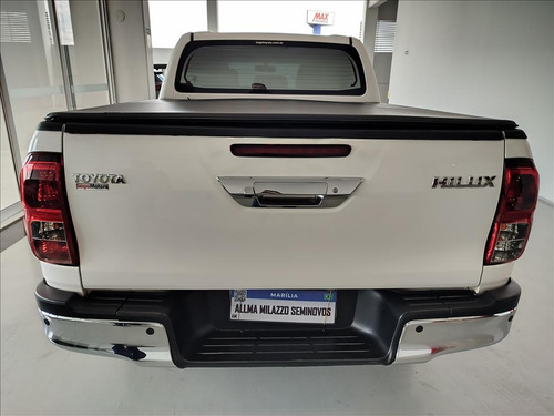 Toyota Hilux 2.8 D-4D TURBO DIESEL CD SR 4X4 AUTOMÁTICO