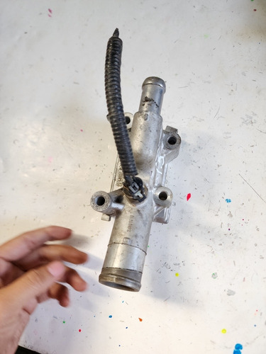 Toma De Agua Con Bulbo Sensor Aveo Ng 1.5 18-22 (Usado)