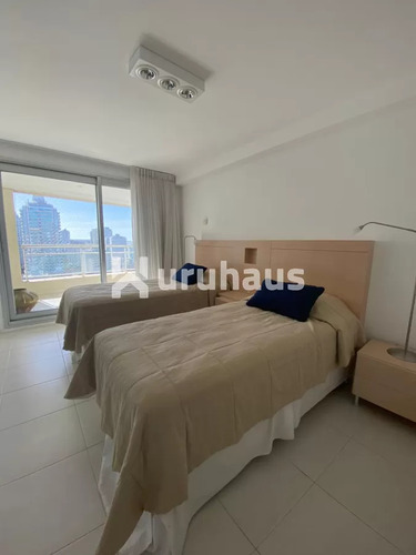 Alquiler Apartamento Cuatro Dormitorios Playa Brava Forest Tower I