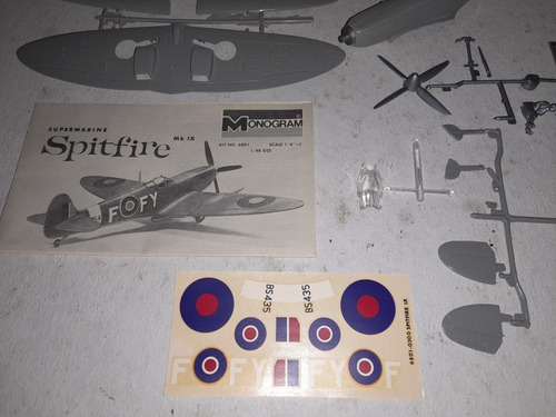 Avion British Spitfire Kit Monogram Escala 1/48 (Usado)