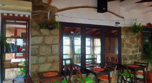 Casa A Pasos De La Rambla Mansa - Apta Para Hostel Y Gastronomía.