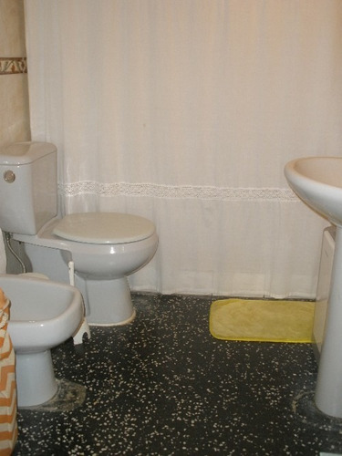 Venta Casa Próxima Avenida Italia 2 Dormitorios