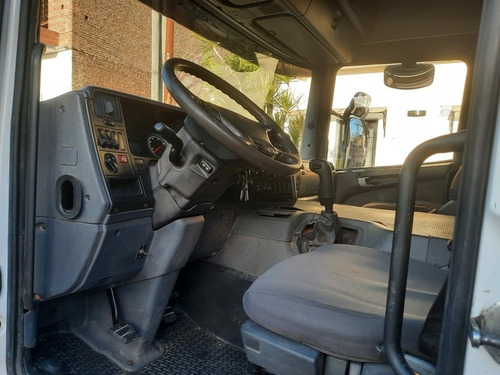 Imagen 9 de 17 de Scania P380 6x4