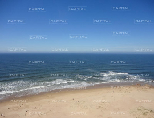 Apartamento En Brava, 3 Dormitorios *-ref:24994
