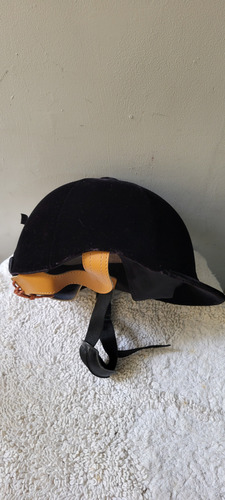Casco Para Equitacion. En Terciopelo. # 6 1/2 (Usado)