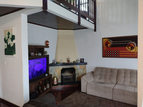 Casa Alto Padrão - 900 Metros De Terreno - Carambeí-pr