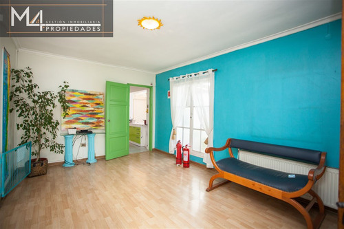 Casa En Tranquilo Barrio Con Excelentes Accesos 7dorm 4bañ