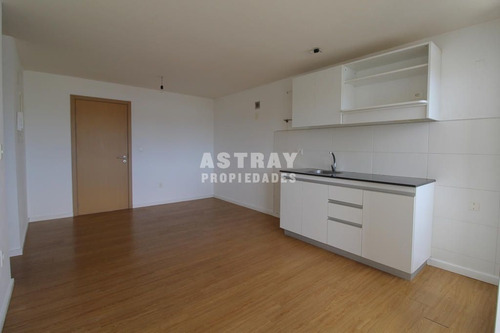 Imagen 3 de 9 de Apartamento En Venta De 1 Dormitorio En La Blanqueada (ref: Ast-2230)
