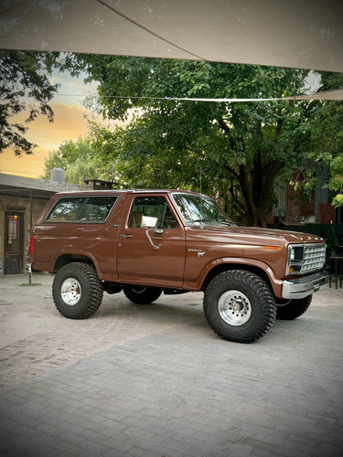 Ford Bronco V8