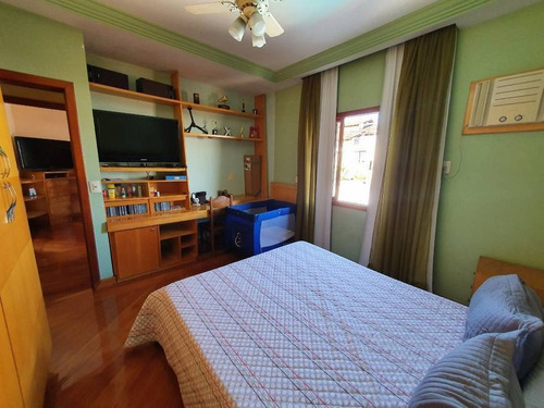 Imagem 3 de 24 de Casa De Dois Pavimentos Com Excelente Planta Em Num Dos Bairros Mais Tranquilos De Vitória - Es - So0002_imv