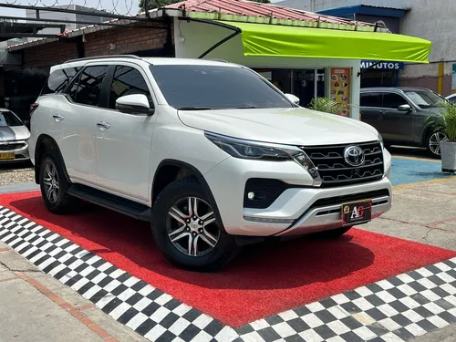 Toyota Fortuner Srv 2.4 4x2 At