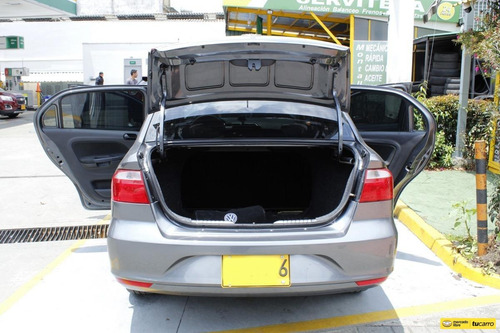 Imagen 13 de 25 de Volkswagen Voyage 1.6 Trendline