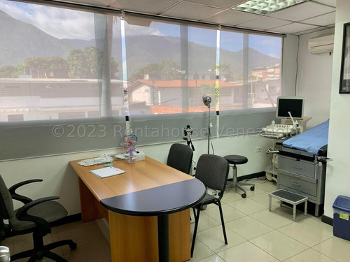 Casa Comercial En Venta En Chuao A Pie De Calle Angela Tocho