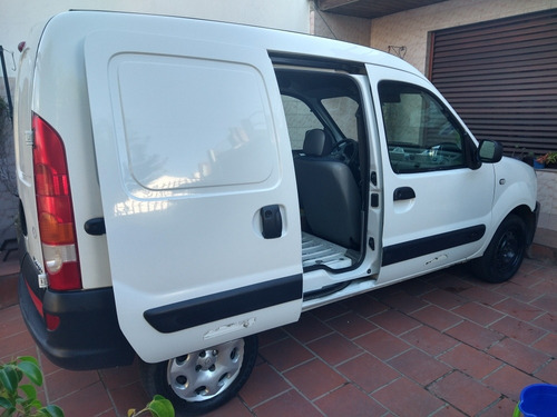 Imagen 8 de 14 de Renault Kangoo 1.6 2 Furgon Confort Aa Da Svt 1plc 2013
