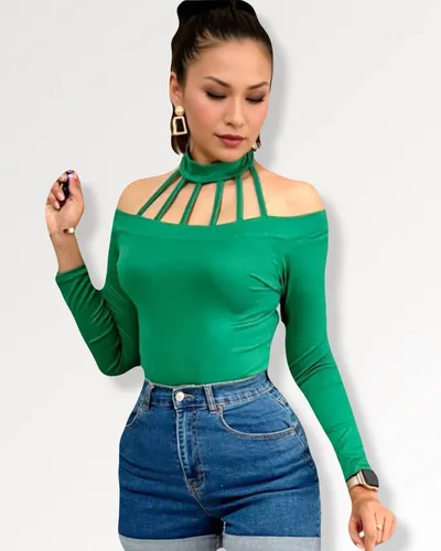 Blusas destapadas de los hombros sale