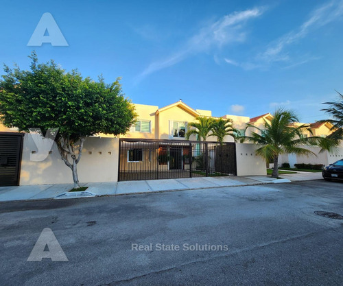 Casa En Venta, 4 Recámaras, 2 Niveles, La Vista, El Table, C