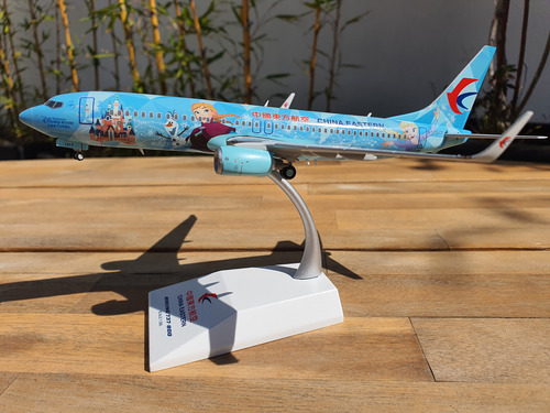 China Eastern 737-800 Frozen 1:200 Jc Wings Avión A Escala (Usado)