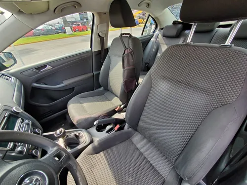 Volkswagen Jetta 2.5 Style Mt
