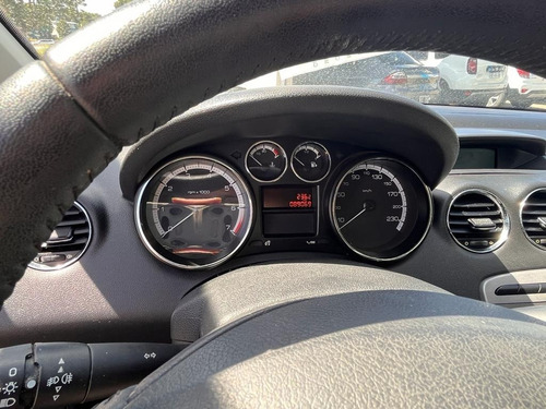 Imagen 15 de 16 de Peugeot 408 2.0 Allure 143cv Gdr
