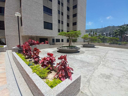Imagen 22 de 26 de Se Vende Lindo Apartamento Actualizado 124 M² 3hab+serv/3b/2p El Cigarral