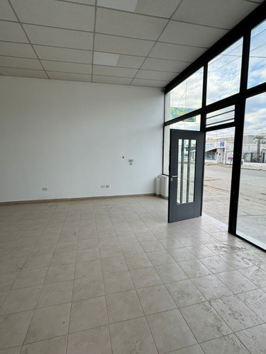 Local En Venta Marcelo T. Alvear E/ Hipolito Yrigoyen Y Belgrano Precio U$d149.000